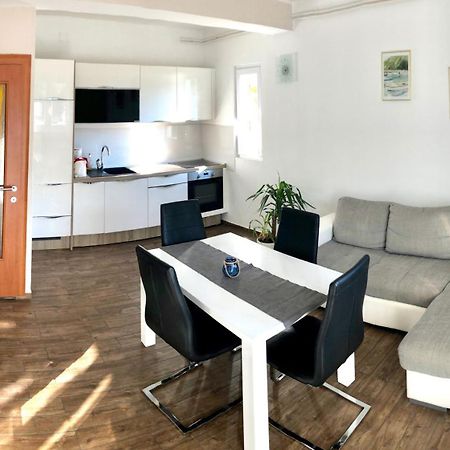 Apartments & Rooms Formenti スクラーディン 部屋 写真
